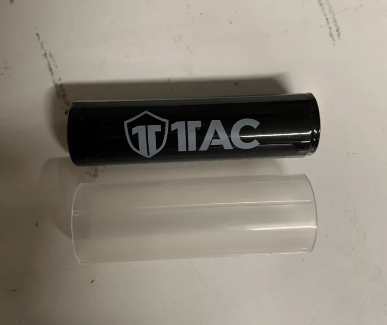 What Comes in the Tc1200 Flashlight Kit?