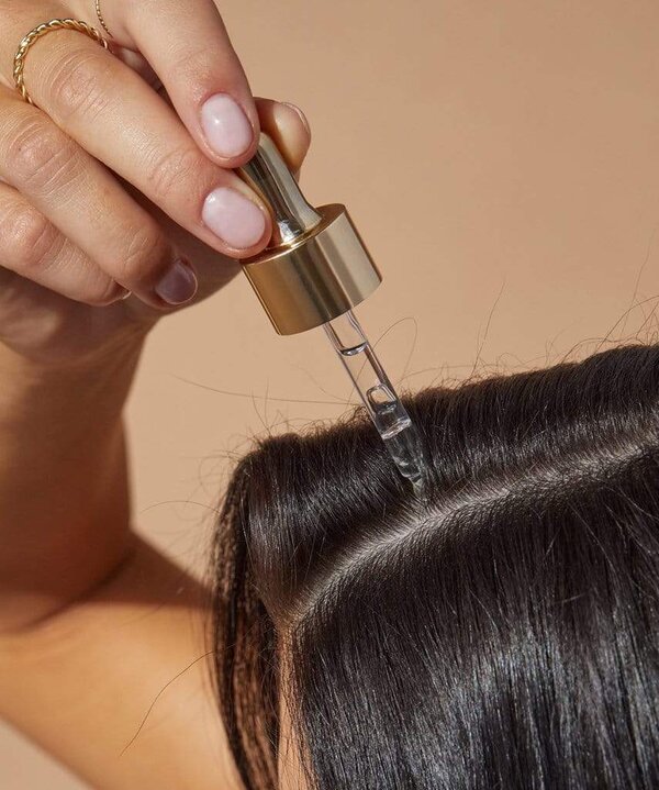 What is Vegamour Hair Serum?
